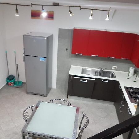 Casa N 2 Con Parcheggio Privato E Colonnina Ricarica Apartamento Livorno Exterior foto