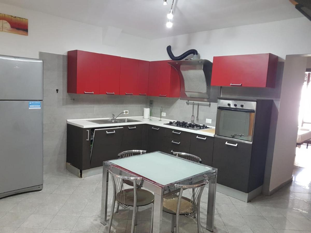 Casa N 2 Con Parcheggio Privato E Colonnina Ricarica Apartamento Livorno Exterior foto